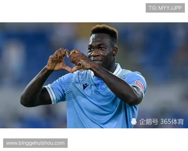 拜仁与于帕续约面临签字费分歧同时关注格伊转会动态